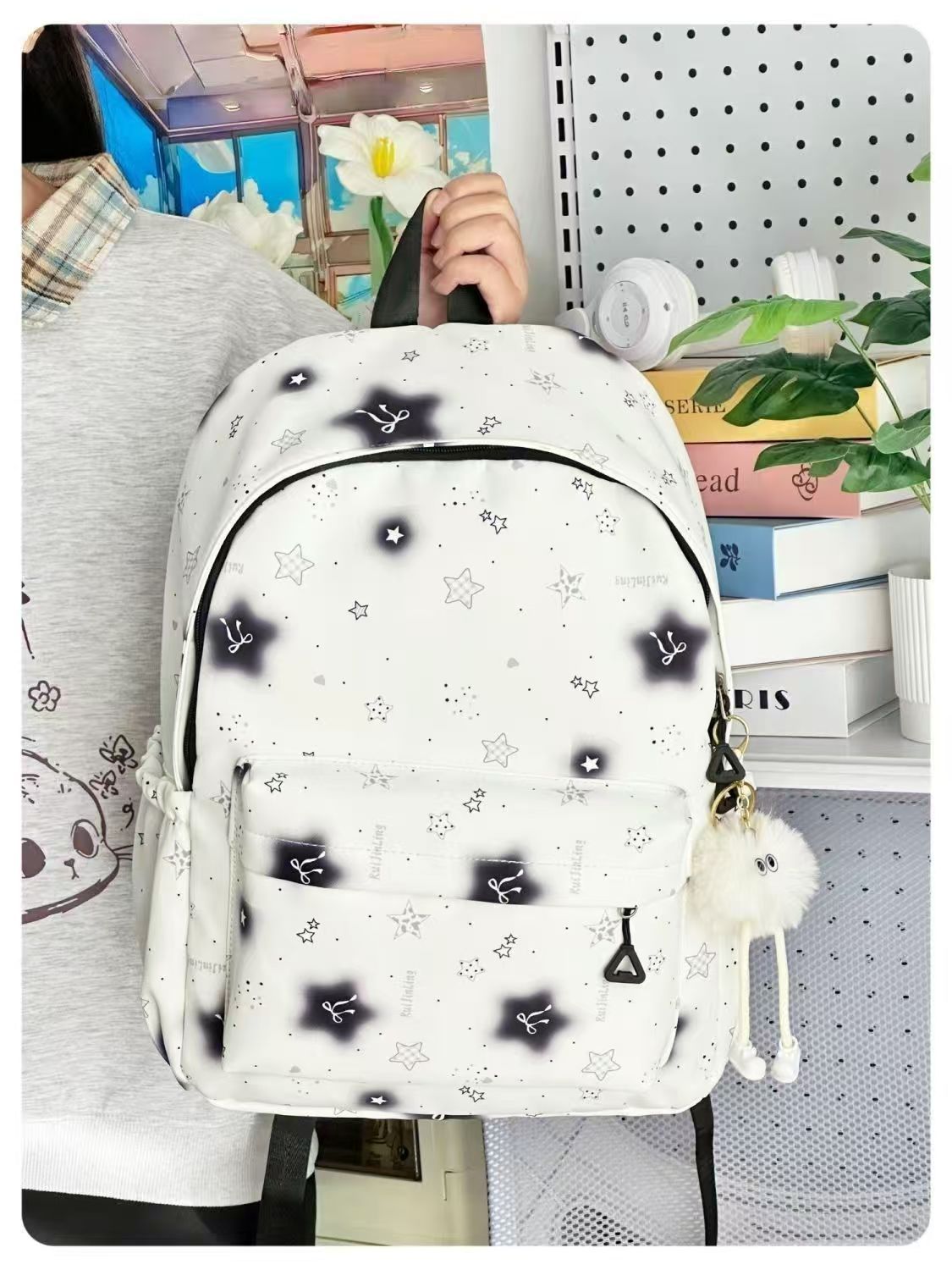 Schulrucksack mit Verspieltem Sternedesign und Mehreren Fächern Brehn