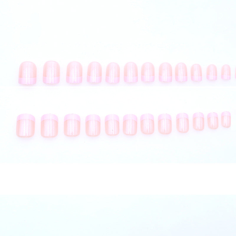 Elegante Französische Spitzen-Gel-Nagelkunst Brehn