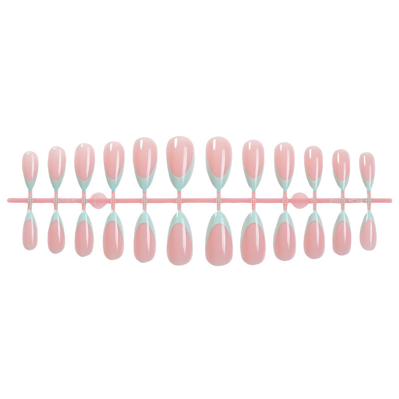 Elegantes Press-On-Nail-Set mit weichem Gel-Finish Brehn
