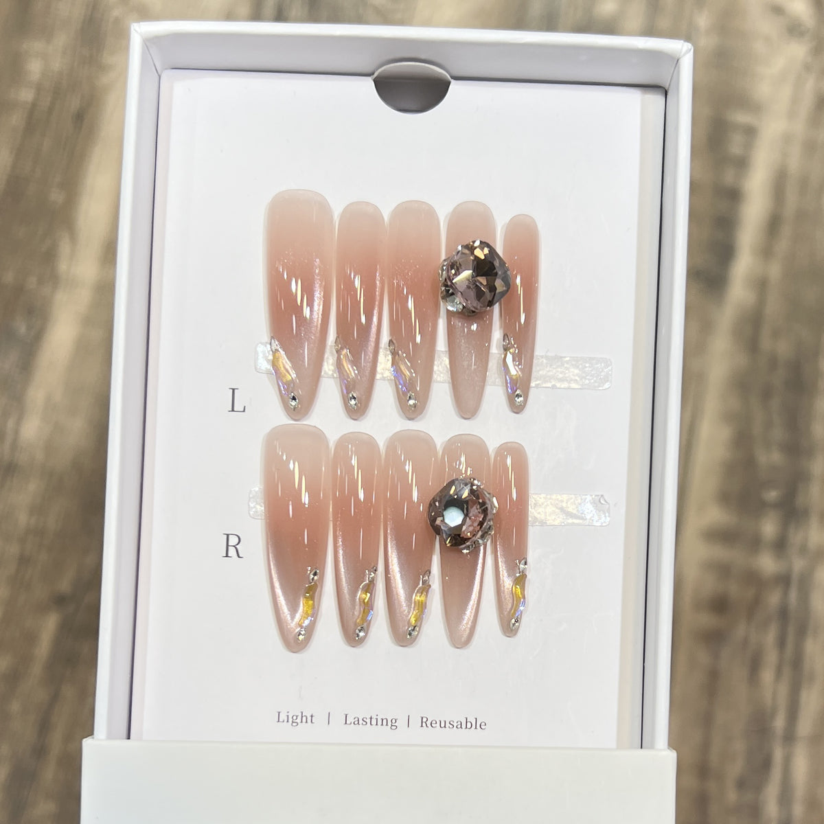 Wiederverwendbares Stiletto Nagelkunst Set mit eleganten Strassverzierungen Brehn