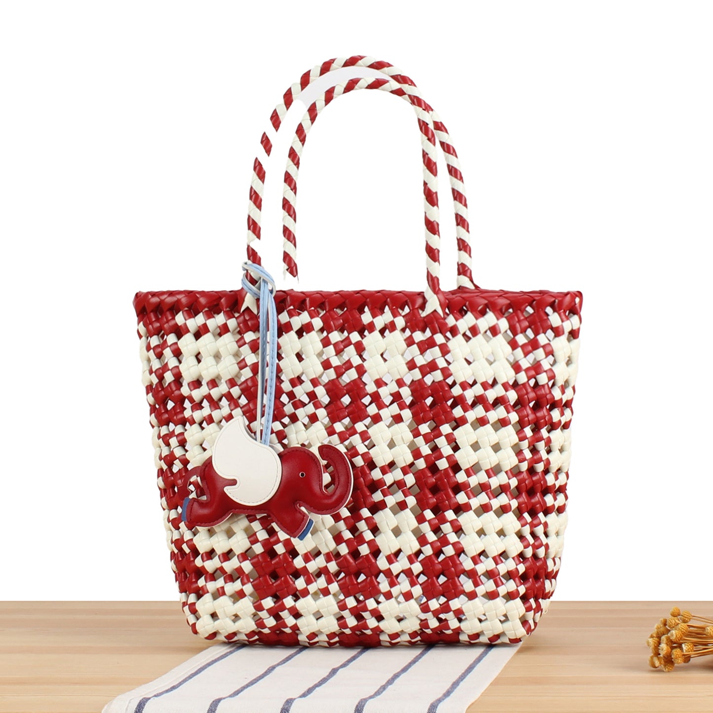 Kreative Basttasche mit Verspieltem Elefantenschmuck Brehn