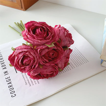 Dekorativer künstlicher Blumenstrauß