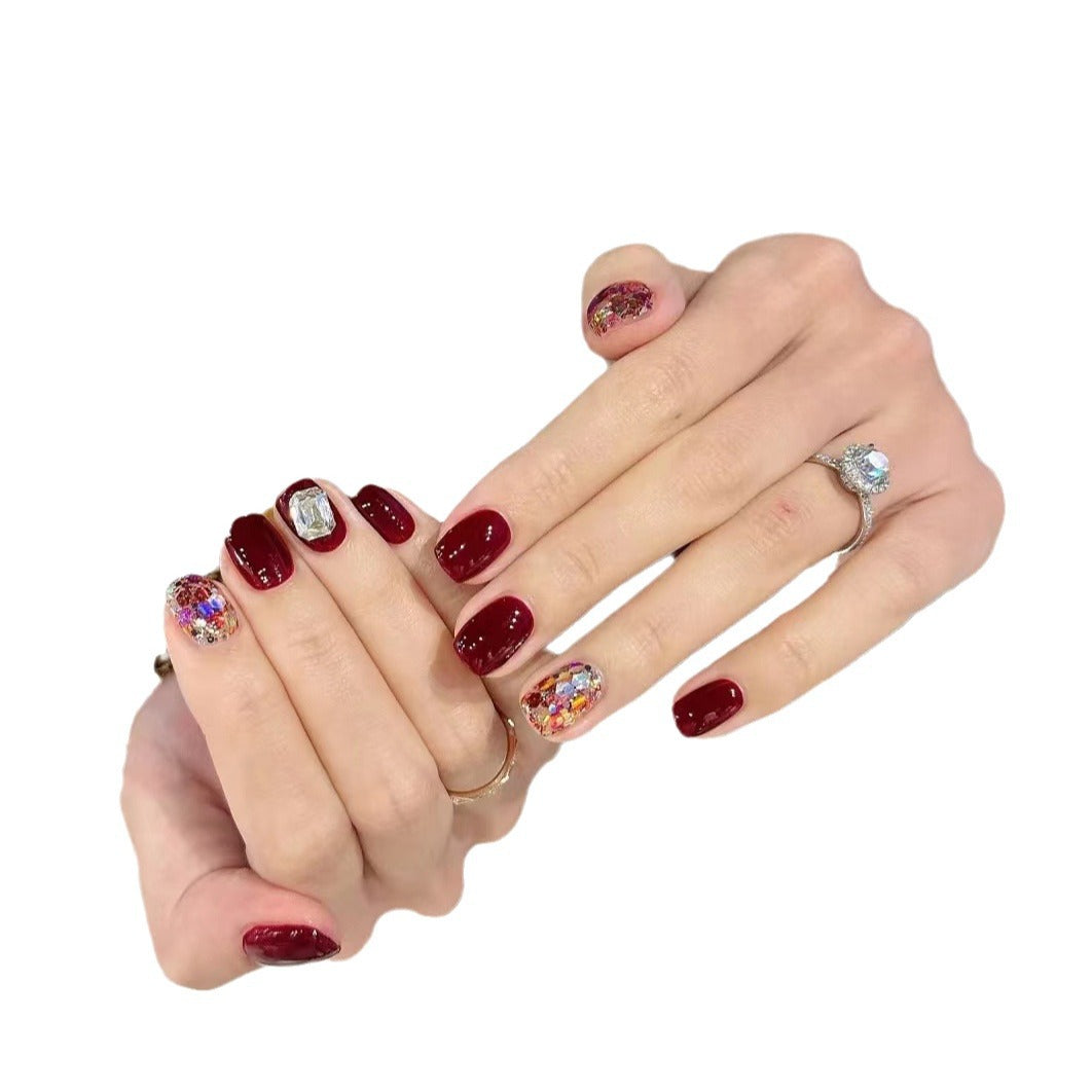 Elegantes Press-On Nail Art Set mit Edelstein-Akzenten Brehn
