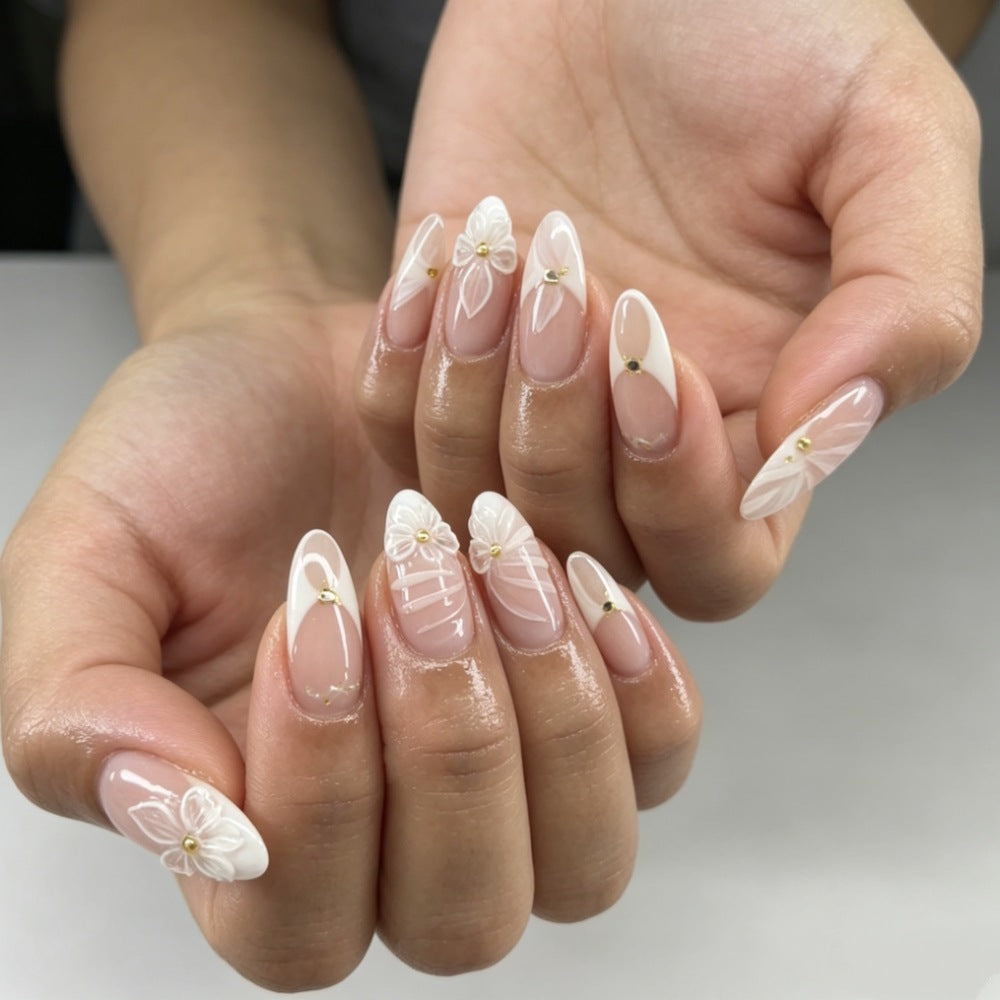 Schickes mandelförmiges Press-On-Nagelset Brehn
