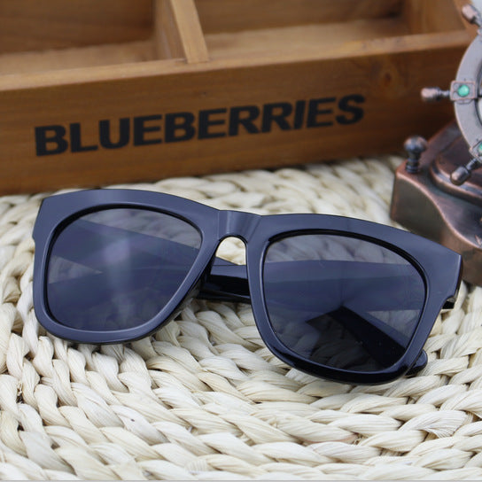 Damen Sportliche Sonnenbrille mit polarisierenden Gläsern Brehn
