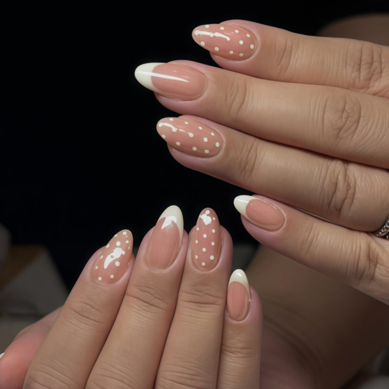 Künstlerisches French Tip Press-On Nagelset Brehn