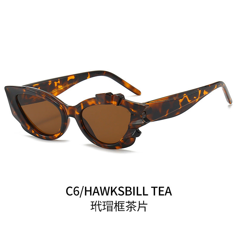 Damen Cat-Eye Sonnenbrille mit auffälligem Blütenrahmen Brehn