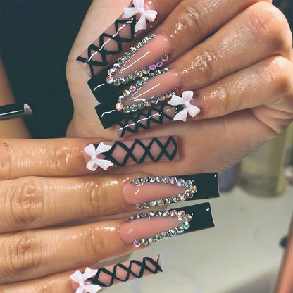Dekoratives Stiletto Press-On Nagelset Brehn