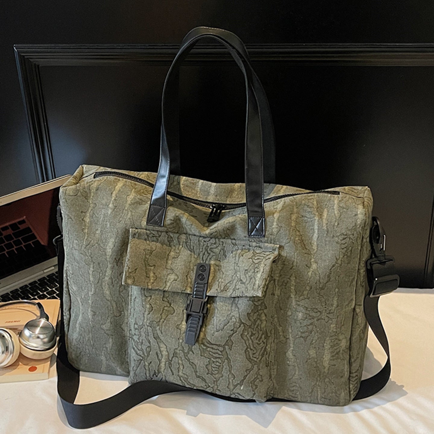 Board- und Reisetasche mit Verstellbarem Schultergurt Brehn