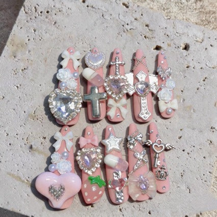 Dekorative Nagelkunst