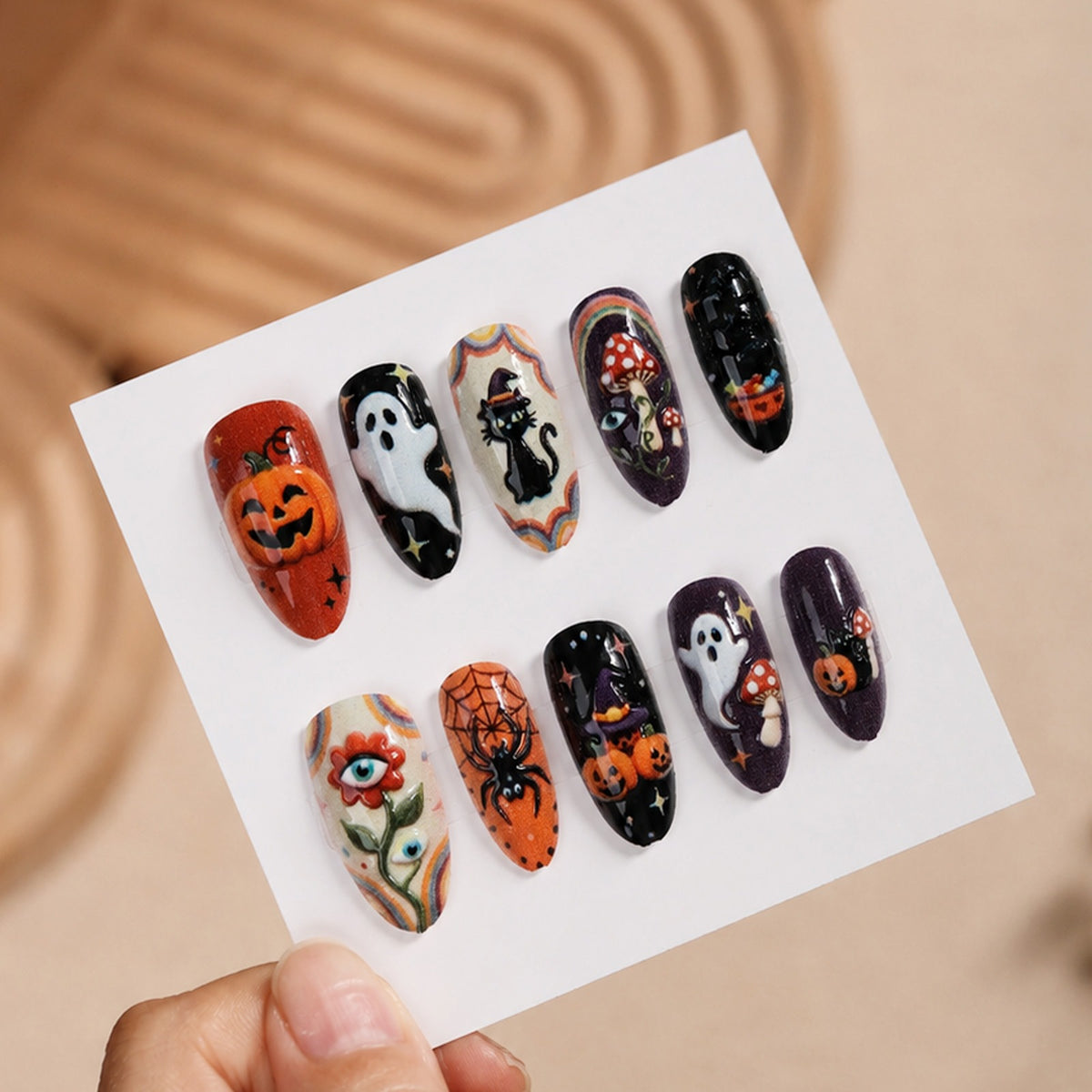 Festliches Kunstnagelset mit gruseligen Halloween-Motiven Brehn