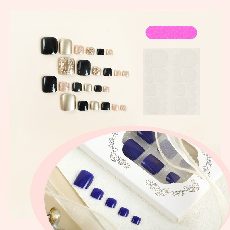 Kunstnagelset mit Glanz- und Texturvariationen Brehn