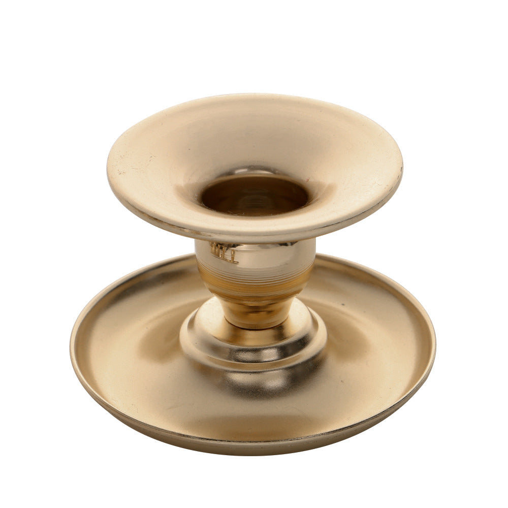 Vintage-inspirierter solider Metallkerzenhalter mit breiter Tropfschale und ausgestelltem Becher Brehn