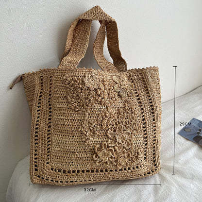 Handgefertigte Strohtasche mit Floralen Details Brehn