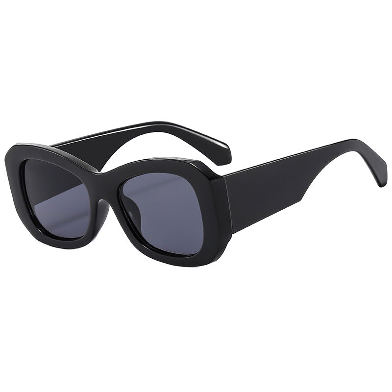 Damen Futuristische Sonnenbrille mit markantem Rahmen Brehn