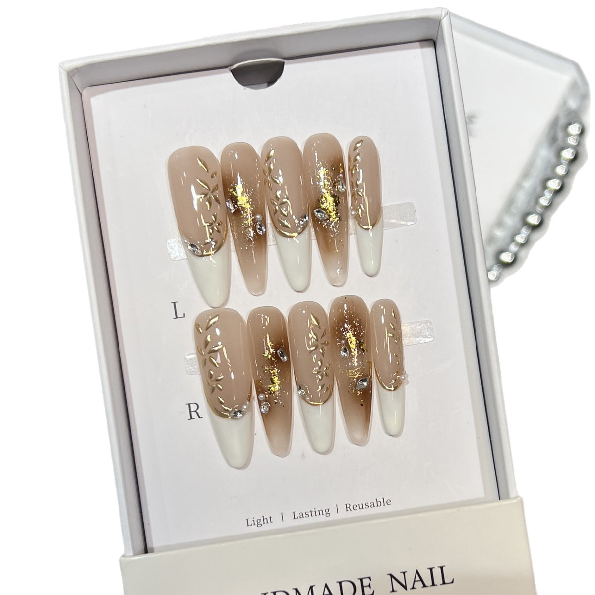Elegantes Stiletto Press-On Nagelset mit floralem und glitzerndem Design Brehn