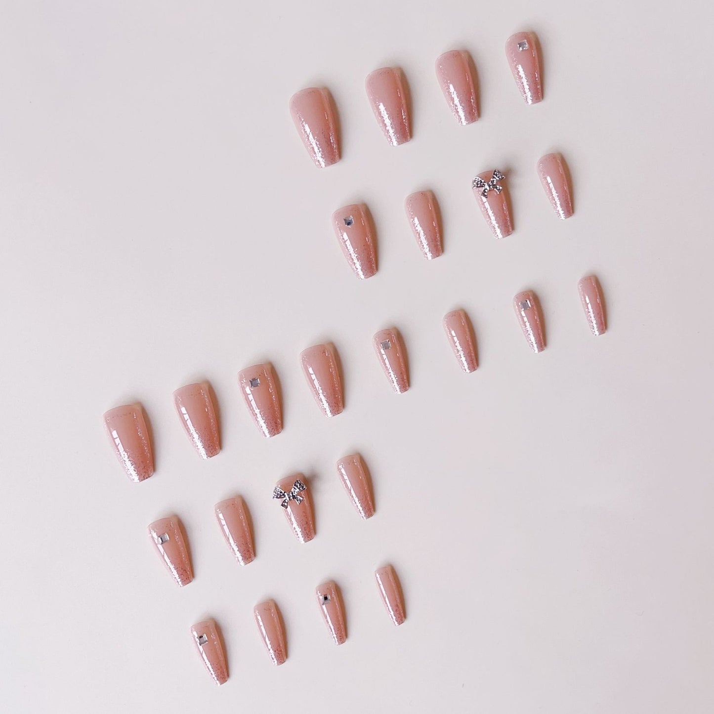 Glitzernde Nagelkunst Brehn