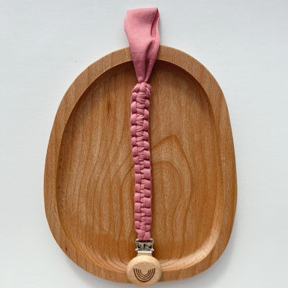 Geflochtener Baumwoll-Schnullerband mit graviertem Holz-Sicherheitsclip