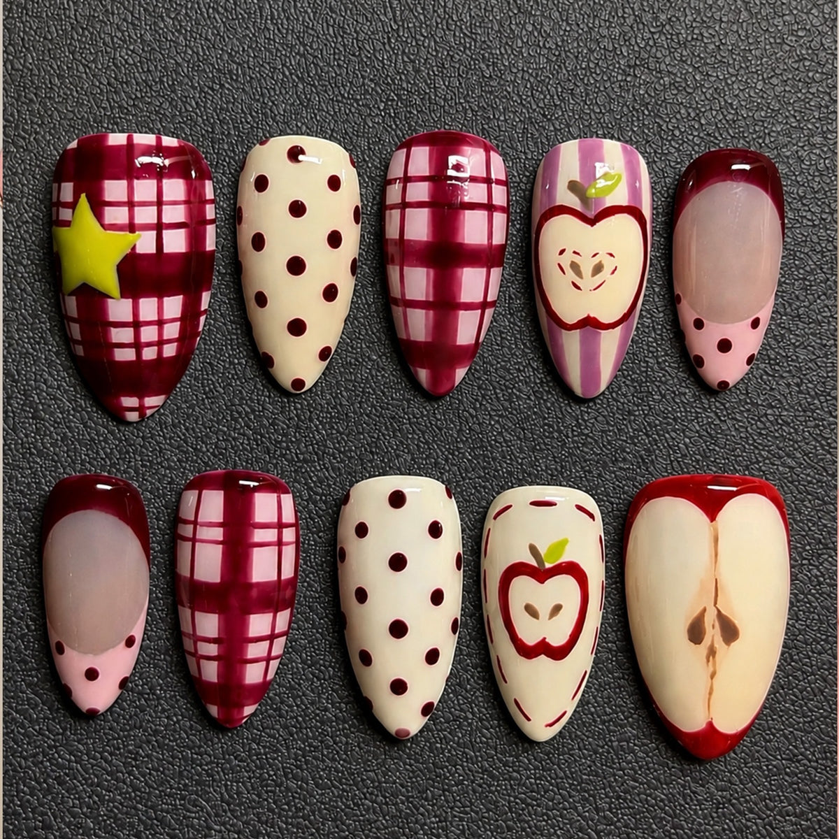 Stilvolles Kunstnagelset mit fröhlichen Obstmotiven Brehn