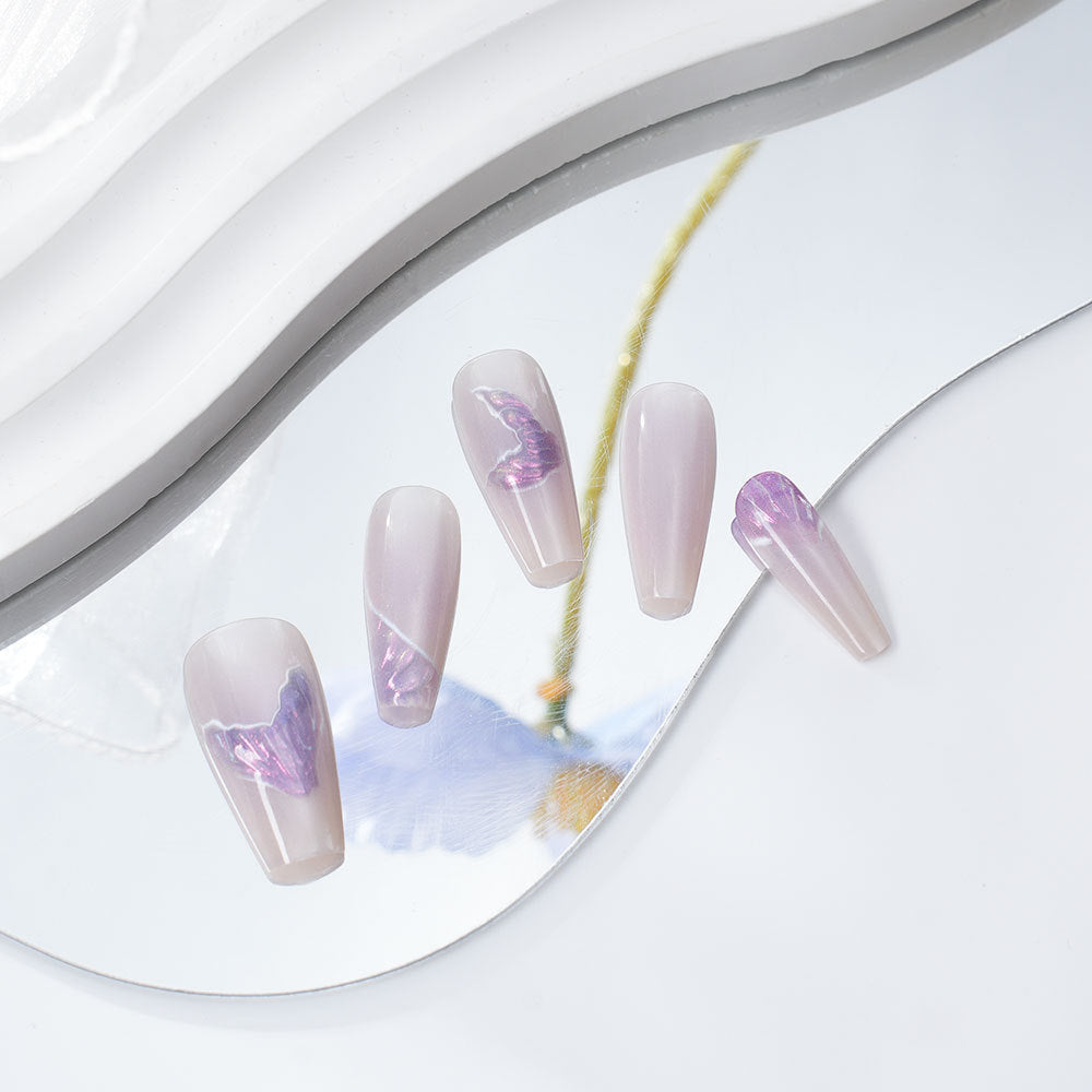 Künstlerische Press-On-Nageldesigns Brehn