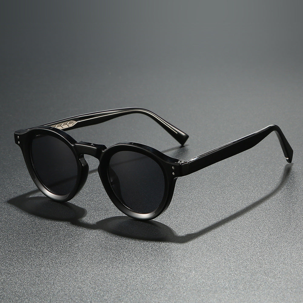 Damen modische Sonnenbrille im stilvollen runden Design von Brehn