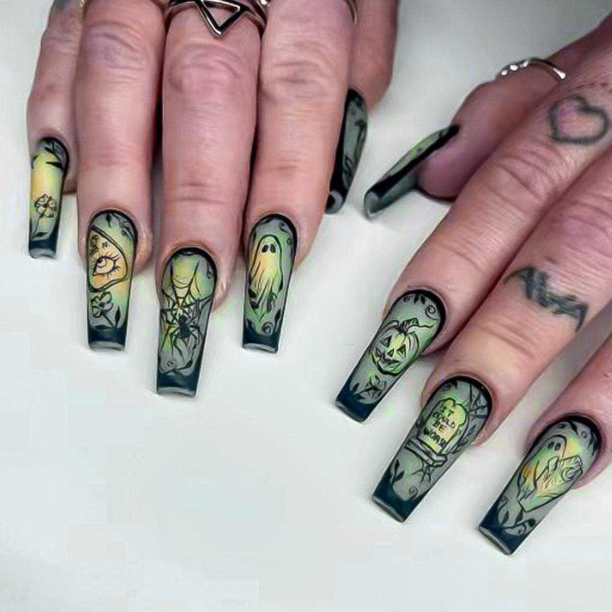Kunstvolle Halloween Nagelkunst Brehn
