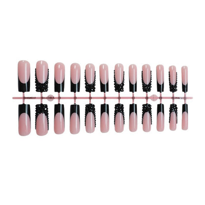 Elegantes Nagelkunst Press-On-Set mit dekorativen Edelsteinen Brehn