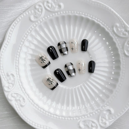 Schmetterlings-verzierte Press-On Nagelset