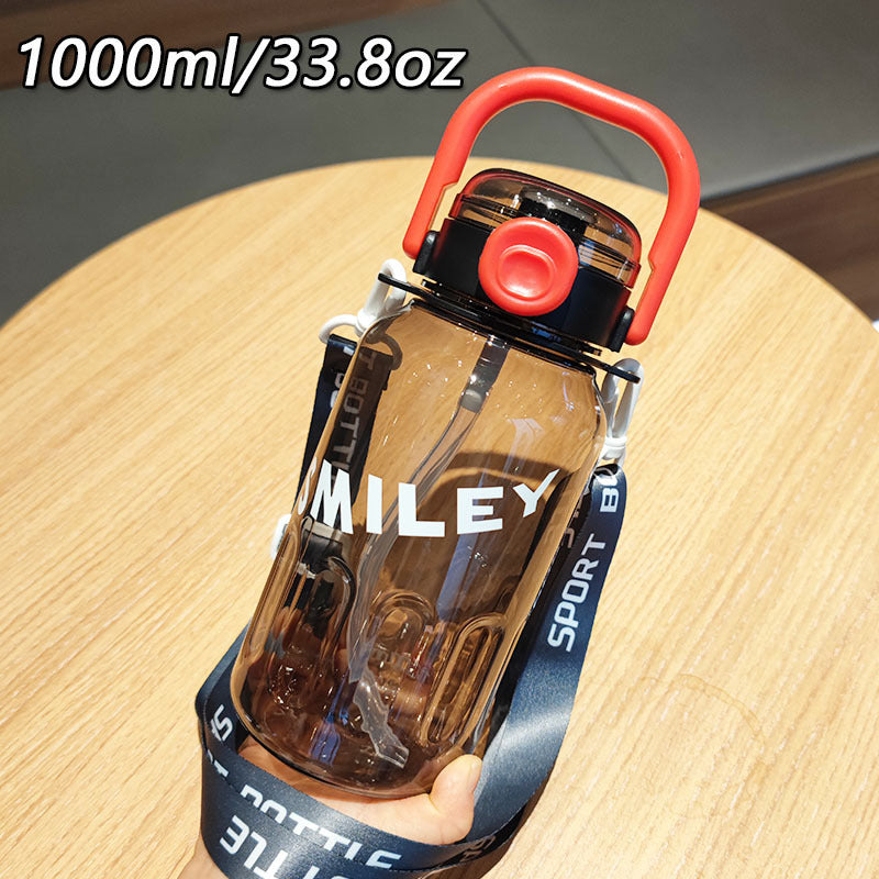 Damen Sportliche Trinkflasche mit praktischem Tragegurt Brehn