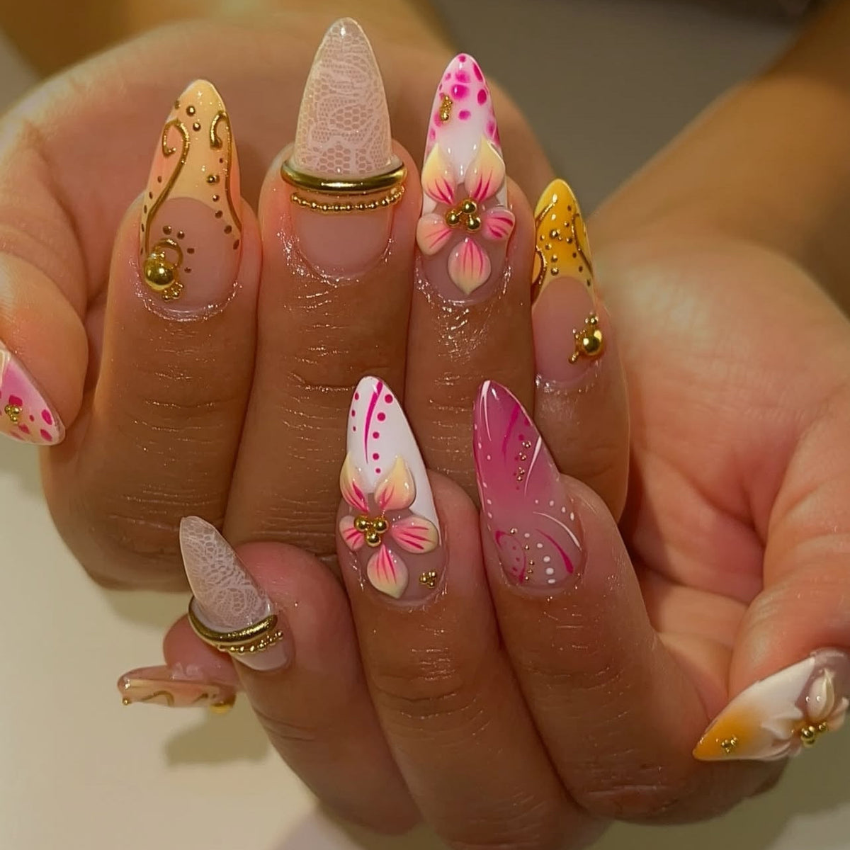 Elegante florale Press-On Nageldesign Sammlung