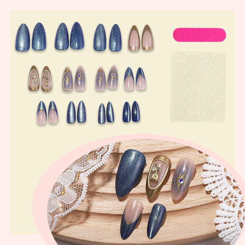 Glitzerndes Press-On Nagelset mit einzigartigen geometrischen Designs Brehn