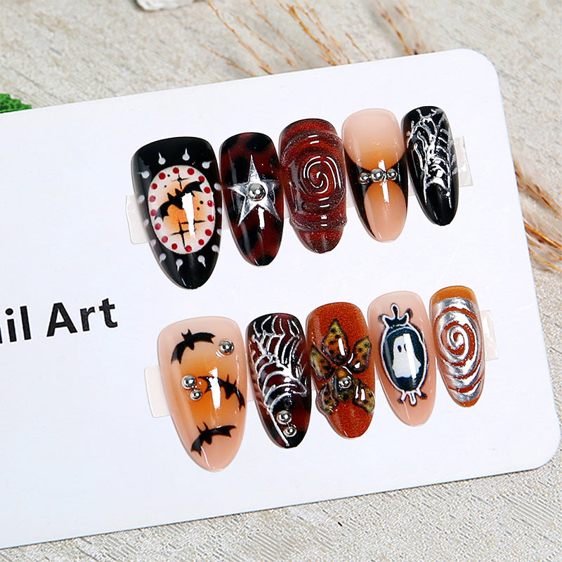 Kunstvolle Halloween-Nagelspitzen Brehn