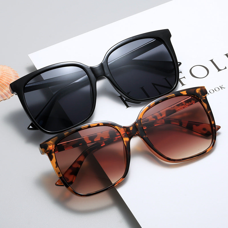 Damen moderne und stilvolle Sonnenbrille mit quadratischem Rahmen Brehn