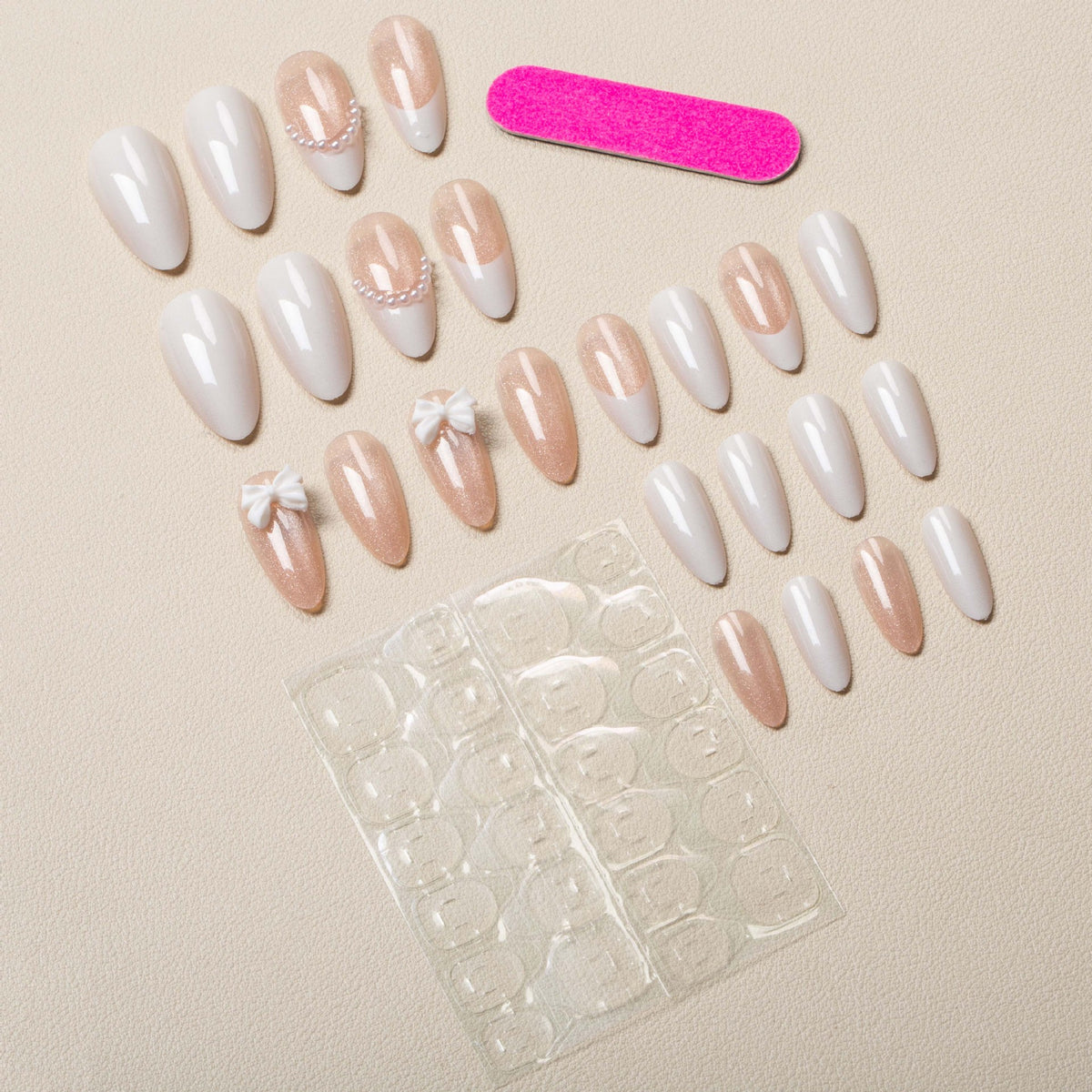 Elegante Mandelform Press-On Nagelkunst