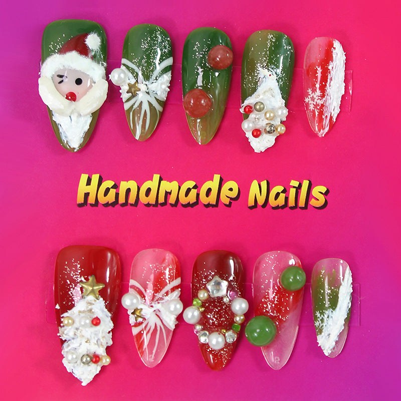 Kunstnägel mit festlichem Weihnachtsdesign Brehn