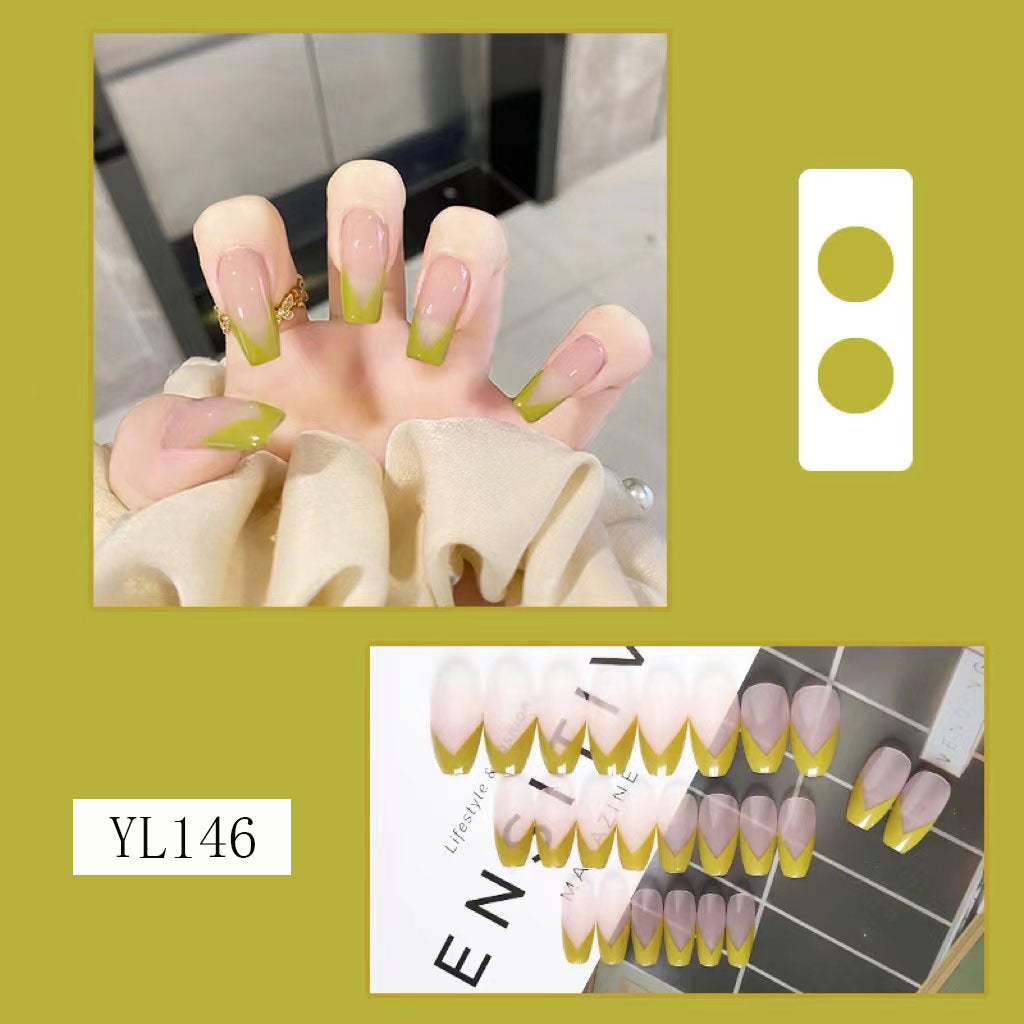 Kunstvolle Nagelverlängerungen mit frischem Sommerdesign Brehn