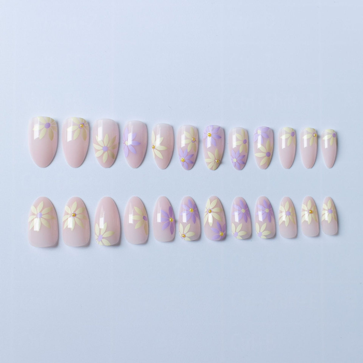 Elegante Florale Acryl Nagelkunst