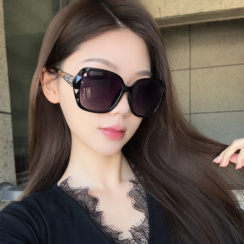 Damen Designer-Sonnenbrille mit glamourösen Akzenten Brehn