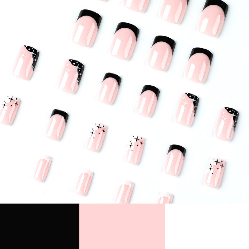 Kunstvolle Nagelkunst mit reflektierenden Akzenten Brehn