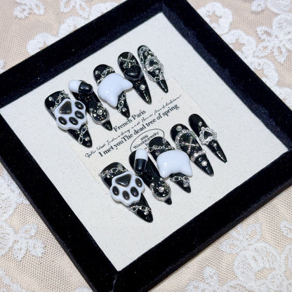 Glamouröse dekorative Nagelverzierungen