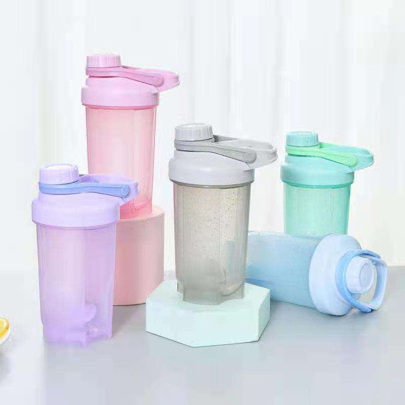 Unisex Shakerflasche mit Mixer-Ball für Fitness- und Protein-Getränke Brehn