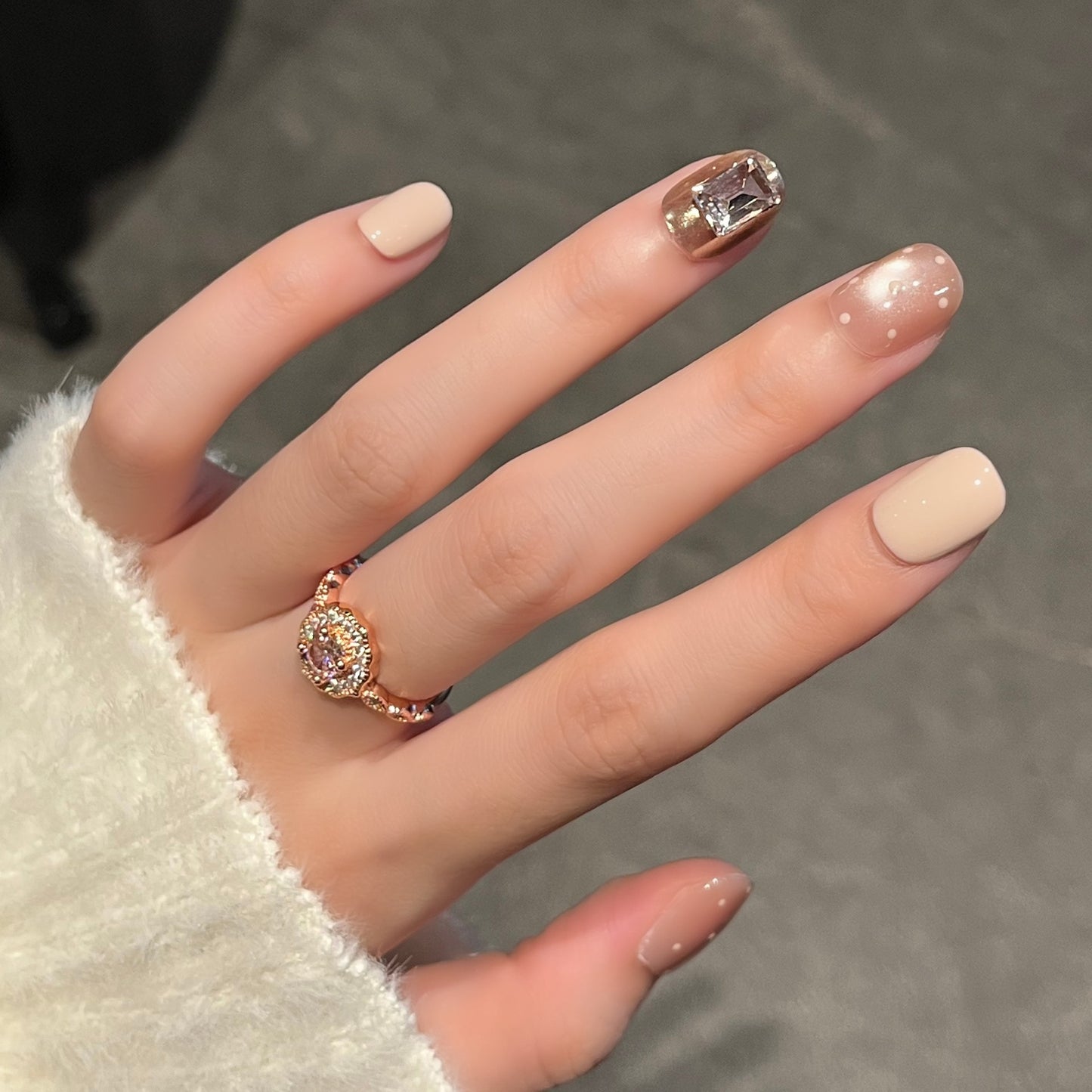 Elegantes Press-On Nagelkunst-Set Brehn
