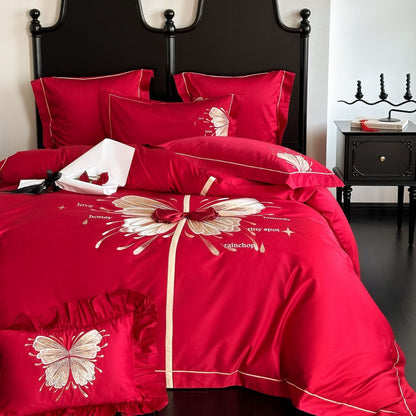 Luxuriöse Satin-Bettwäschegarnitur mit besticktem Schmetterlingsmotiv, Paspelierung und Zierband