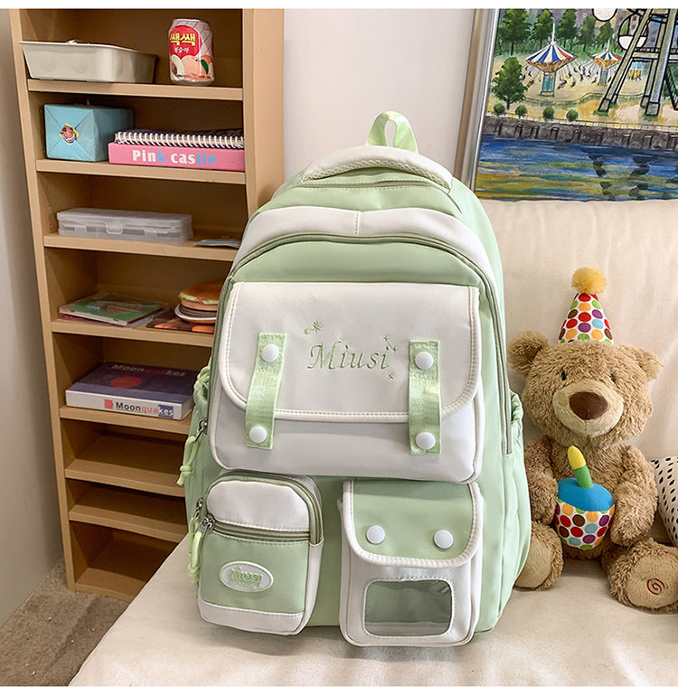 Dekorativer verziierter gesteppten Schulrucksack