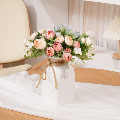 Lebensechter Blumenstrauß mit weichen Blütenblättern