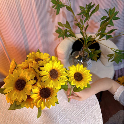 Künstlicher Blumenstrauß für die Dekoration zu Hause