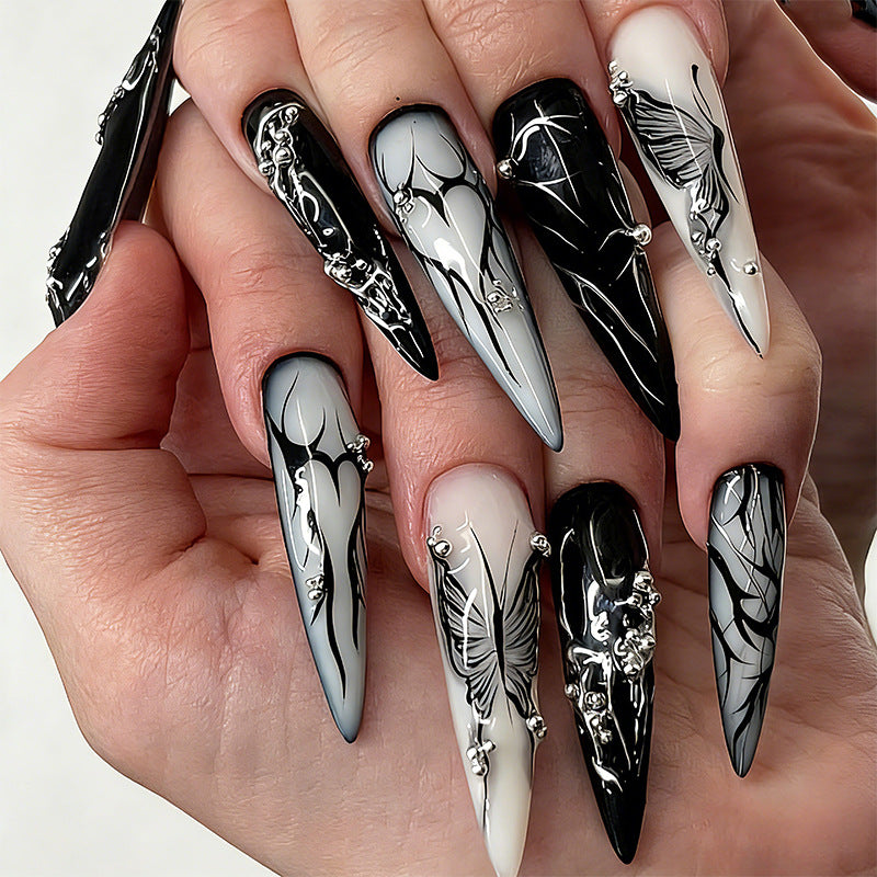 Kunstvolle Nagelspitzen mit modernen Mustern Brehn