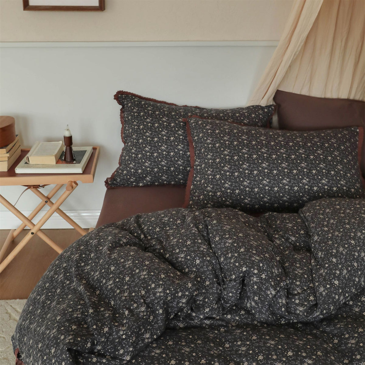 Bettwäsche-Set aus Baumwolle mit Vintage-Blumenmuster und gehäkelter Kante