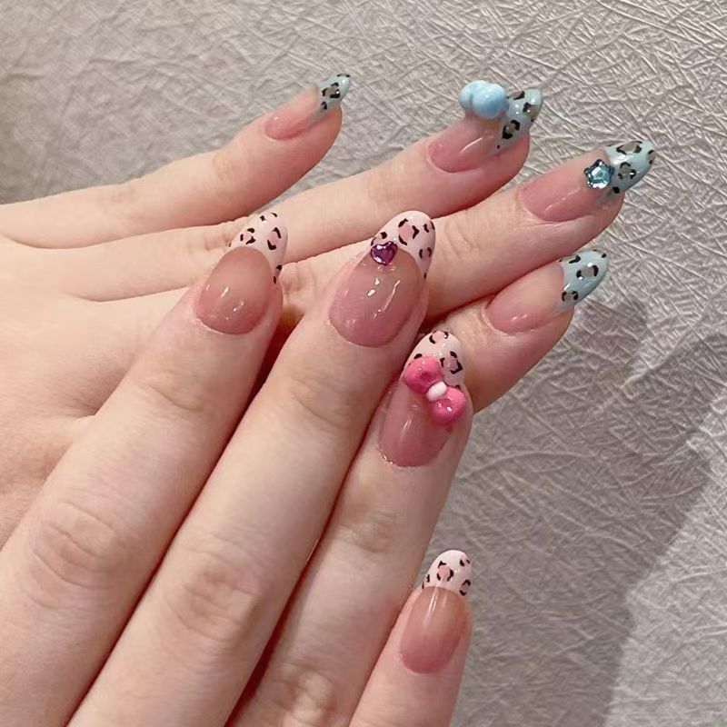Modischer Press-On Nagelset Brehn