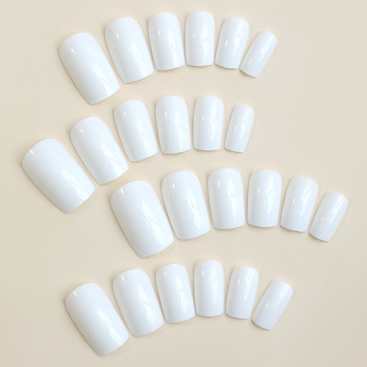 Kunstnagelset mit nagelneuem Design und perfekter Passform Brehn